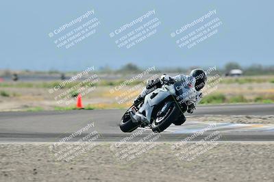 media/Apr-18-2025-TrackDaz (Fri) [[45f5874c44]]/A Group/Session 1 (Turn 7)/